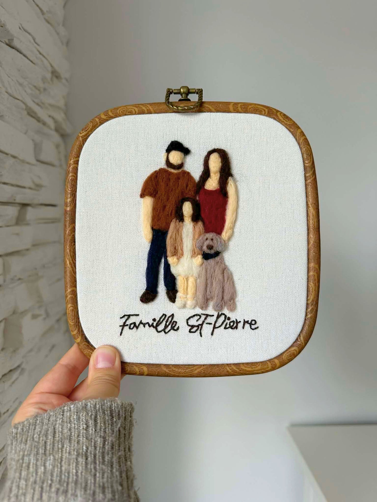 Portrait de famille personnalisé feutré à l'aiguille