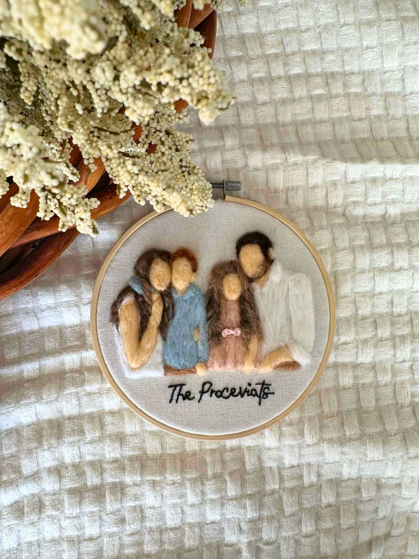 Portrait de famille personnalisé feutré à l'aiguille